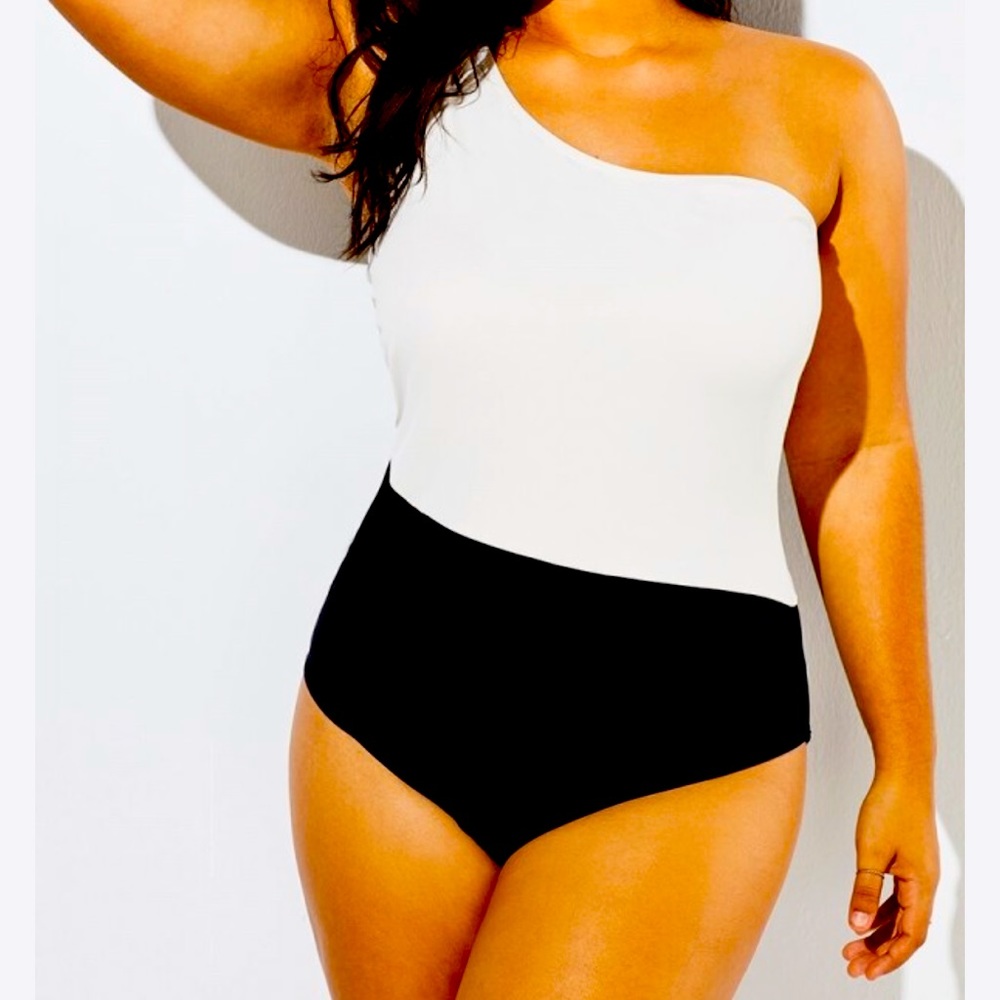 One-Shoulder Black and White Swimsuit